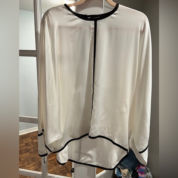 100% Mulberry Silk Top - Picture 2 of 6